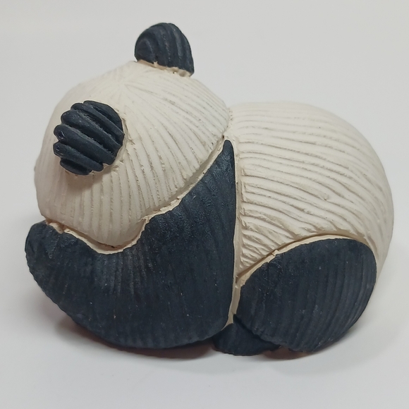 Artesania Rinconada Black White Lying Down Panda Bear Clay Figurine 2.5” Uruguay - Picture 3 of 5